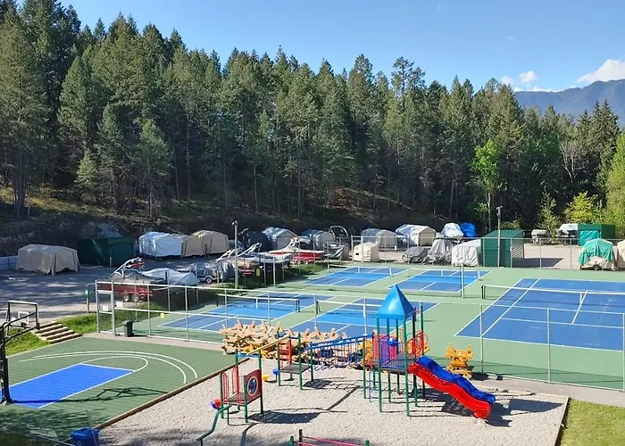 Akiskinook Resort: Lakeside Family Retreat with Diverse Amenities